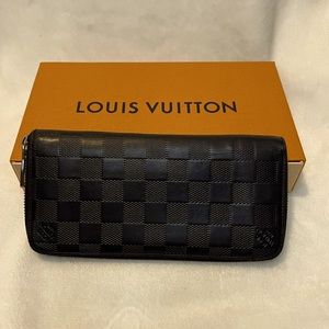 ‼️SOLD‼️❤️Louis Vuitton Zippy Damier Infini Leather Wallet❤️Excellent Condition!